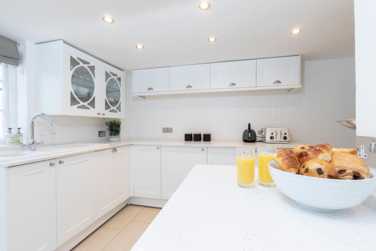 Beautiful 4 Bedroom Home Τσέλτενχαμ Εξωτερικό φωτογραφία