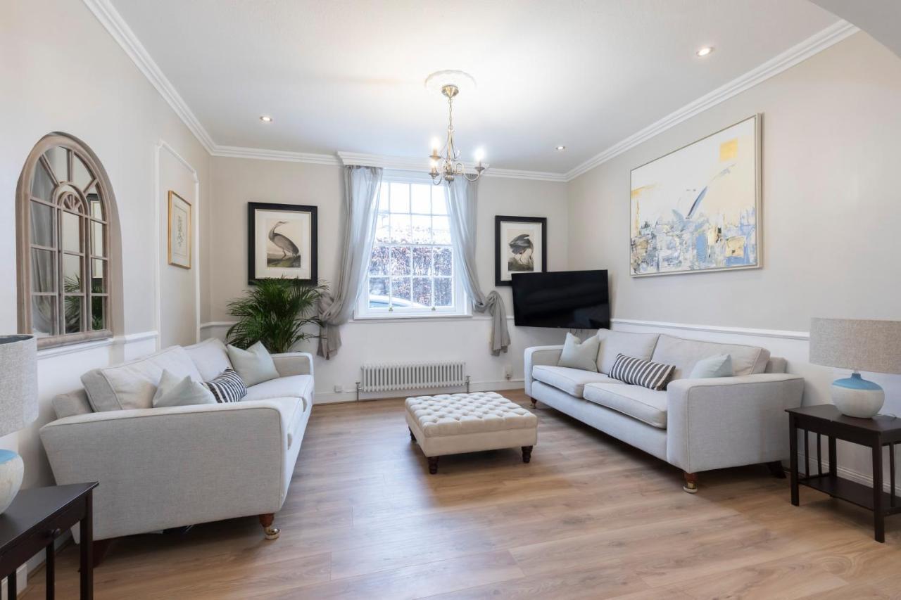 Beautiful 4 Bedroom Home Τσέλτενχαμ Εξωτερικό φωτογραφία