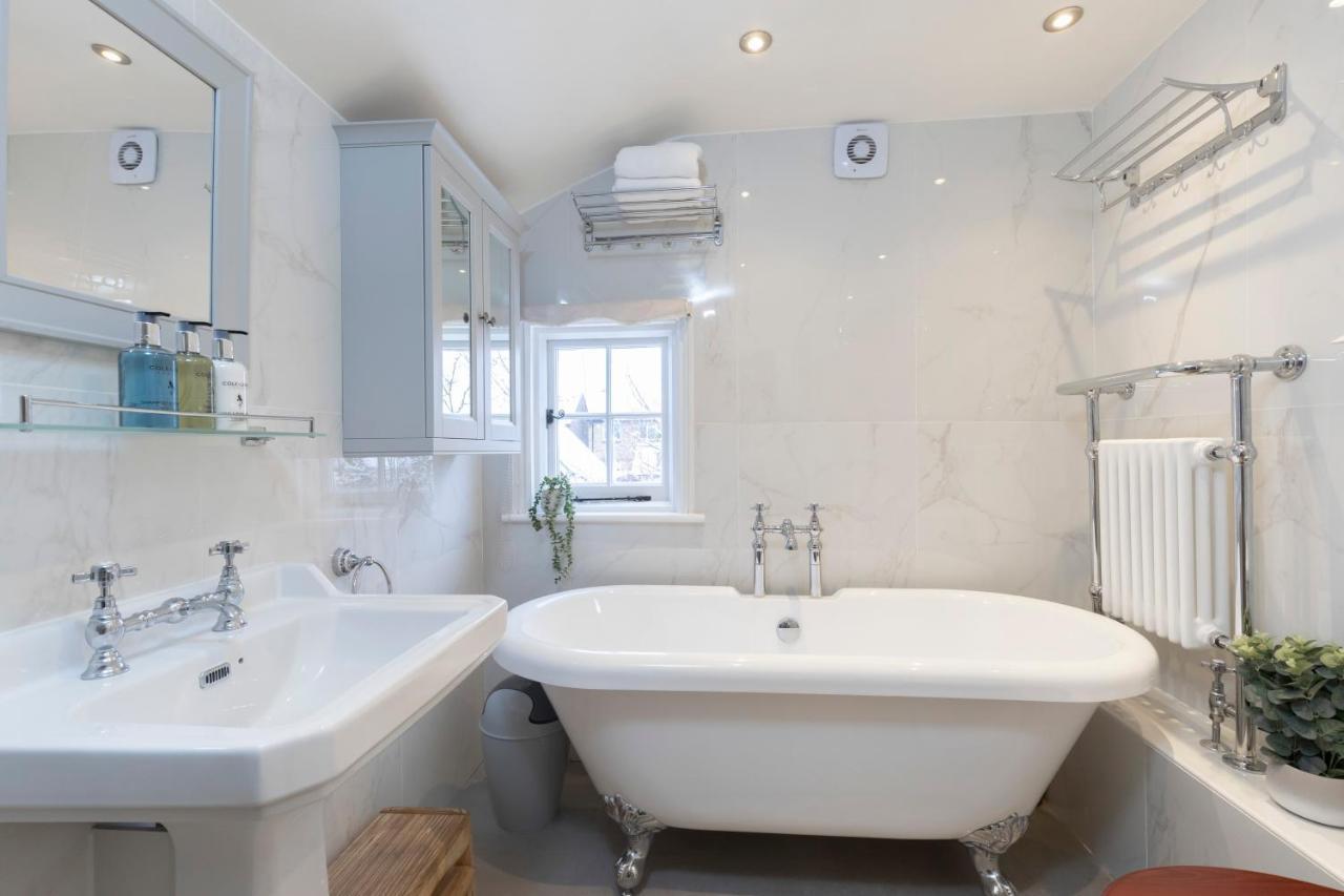 Beautiful 4 Bedroom Home Τσέλτενχαμ Εξωτερικό φωτογραφία